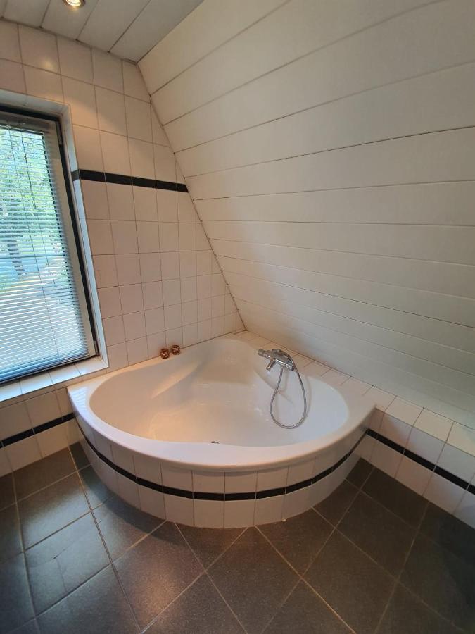 De Vliegende Vlinder Bed & Breakfast Nederweert Exterior photo
